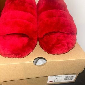 Women’s UGG slides